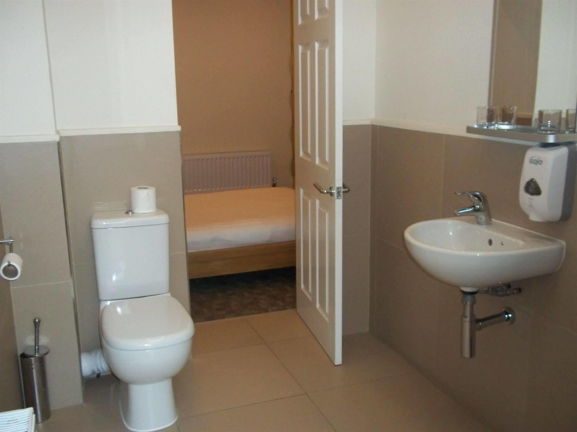 Clapham Guest House Лондон Экстерьер фото